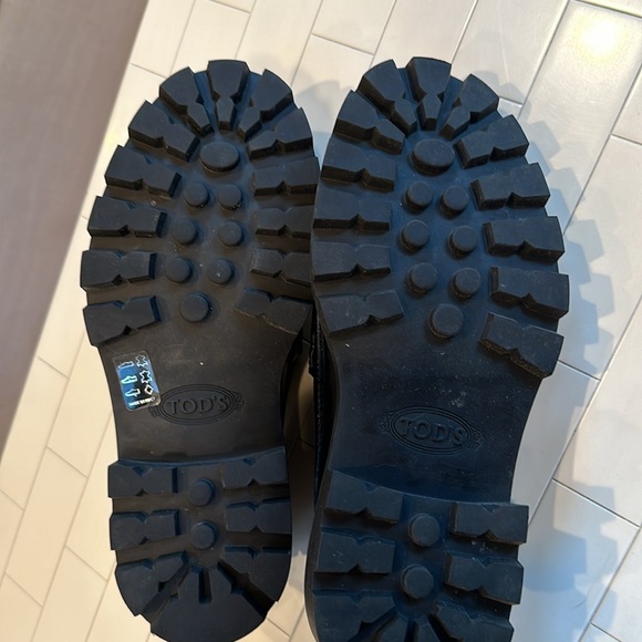 TOD’S Women’s Black Calfskin Lug Sole Penny Loafers (US36 1/2) - Picture 7 of 10